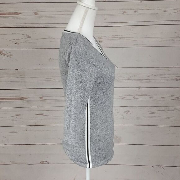Ink + Ivy, Gray Striped V-Neck Sweater_NWT - Picture 3 of 6